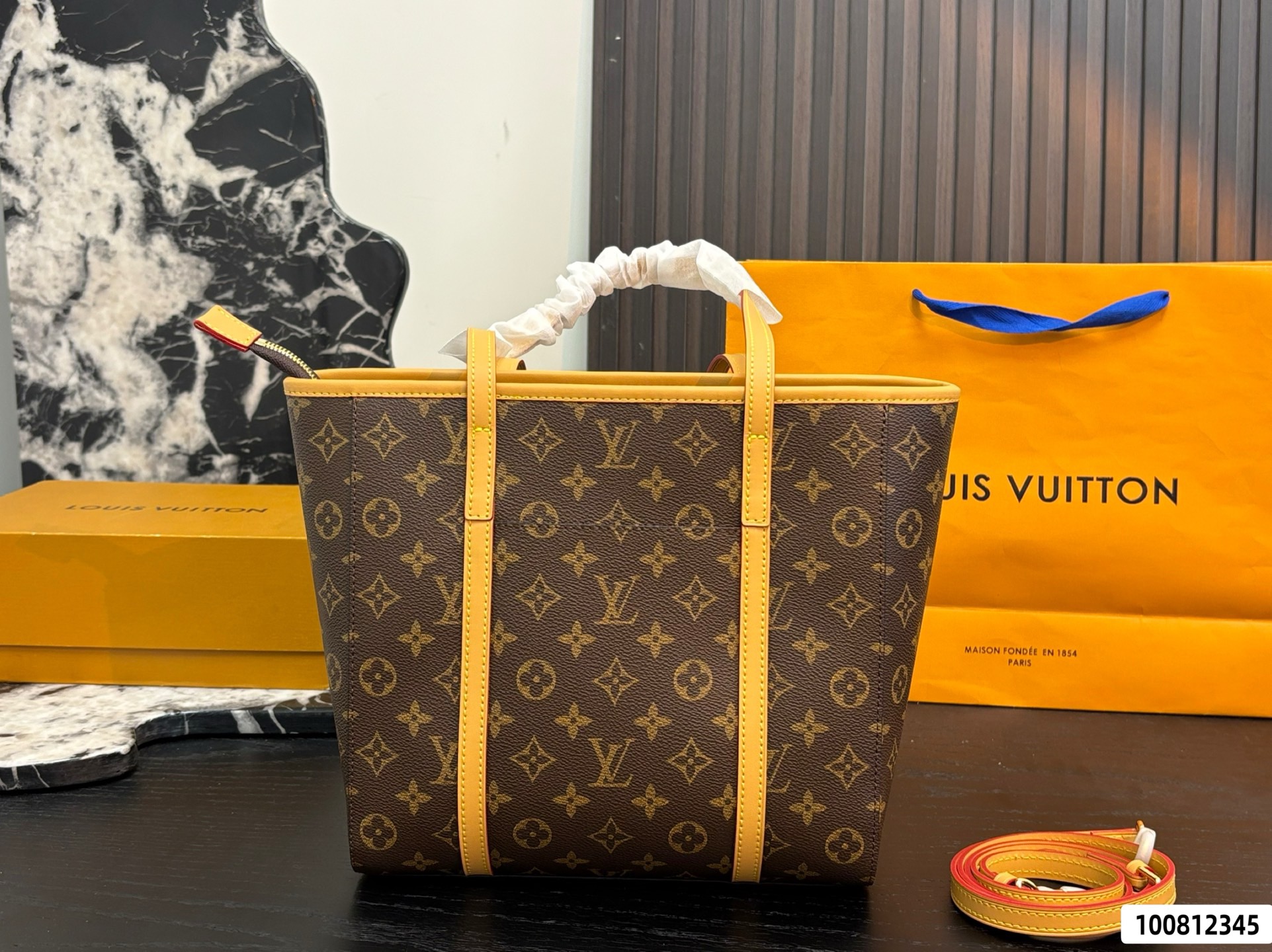 Louis Vuitton Onthego MM Giant